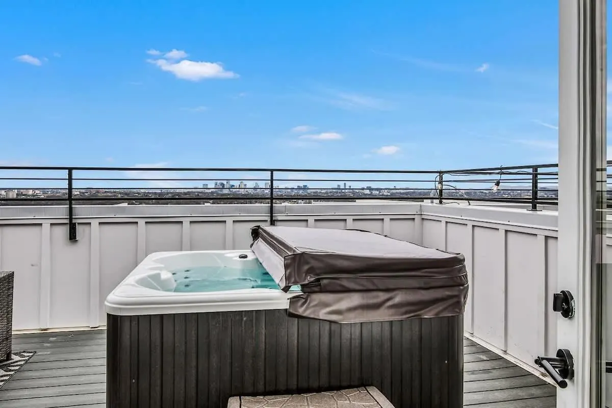 Stylish Nashville Home - Rooftop Deck - Hot Tub