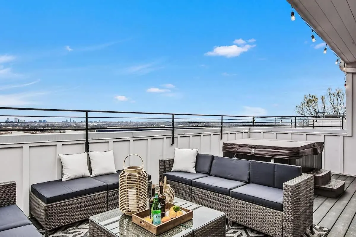 Stylish Nashville Home - Rooftop Deck - Hot Tub Holiday home